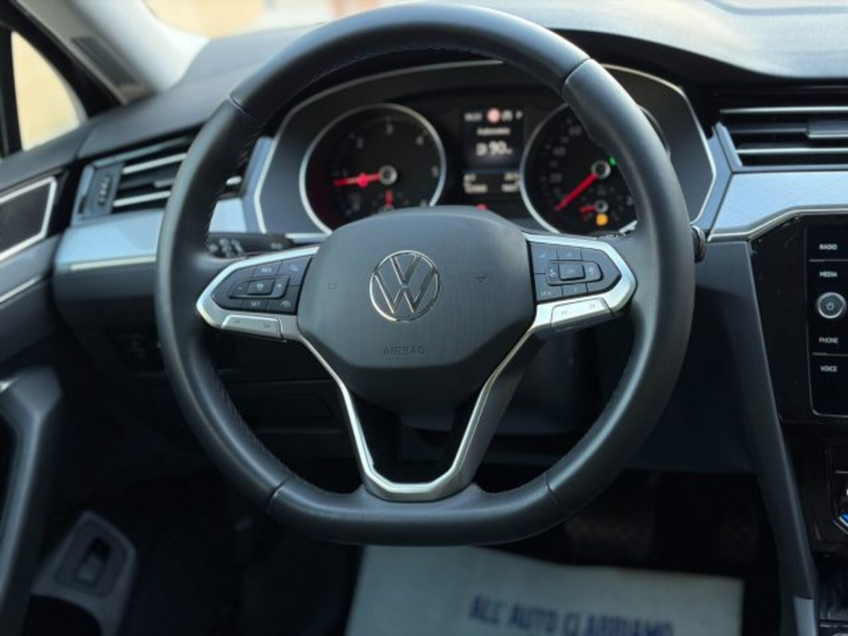 Volkswagen Passat Variant 2.0 TDI DSG Business BlueMotion Tech (14)