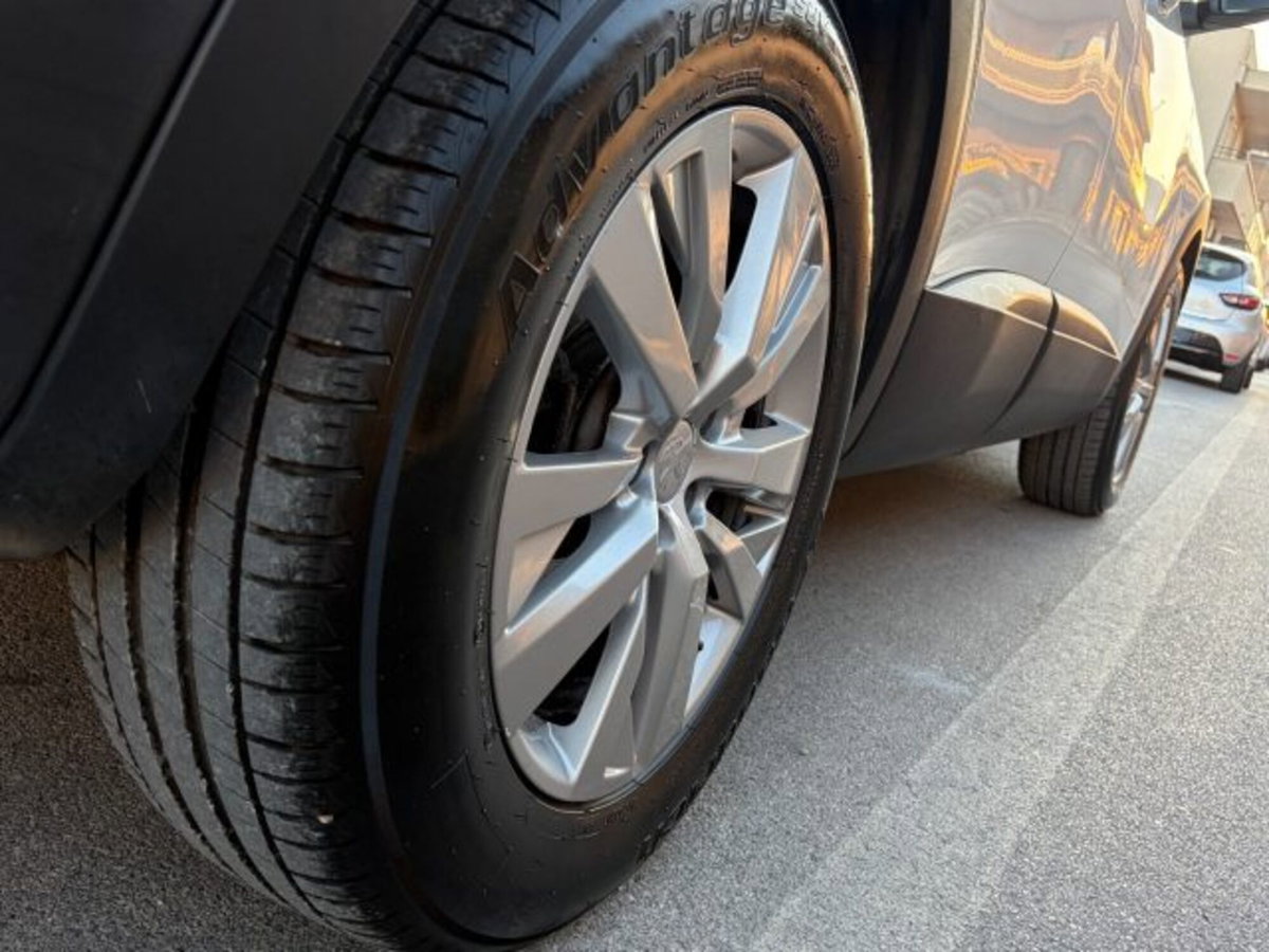 Peugeot 3008 BlueHDi 120 EAT6 S&S Business (4)