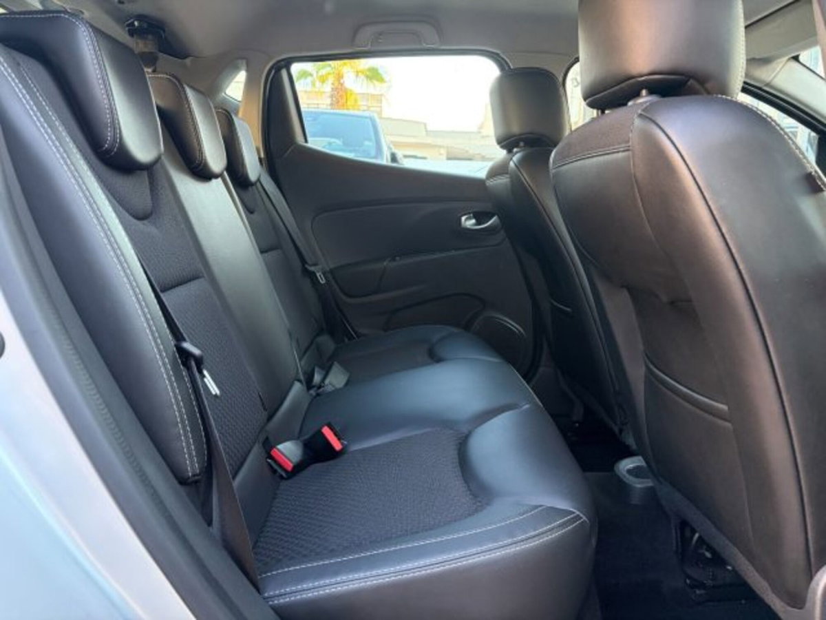 Renault Clio dCi 8V 75 CV 5 porte Moschino Life (11)