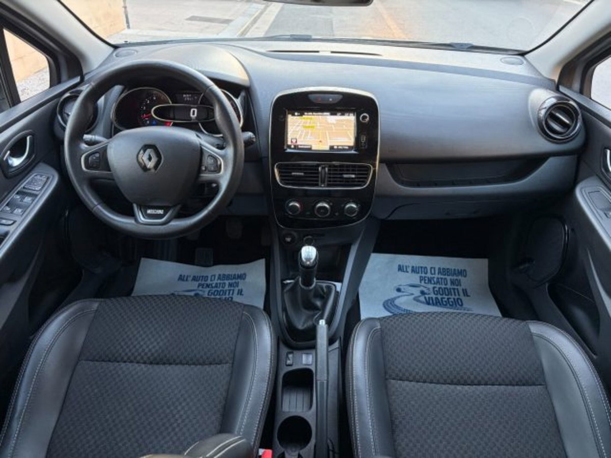 Renault Clio dCi 8V 75 CV 5 porte Moschino Life (16)