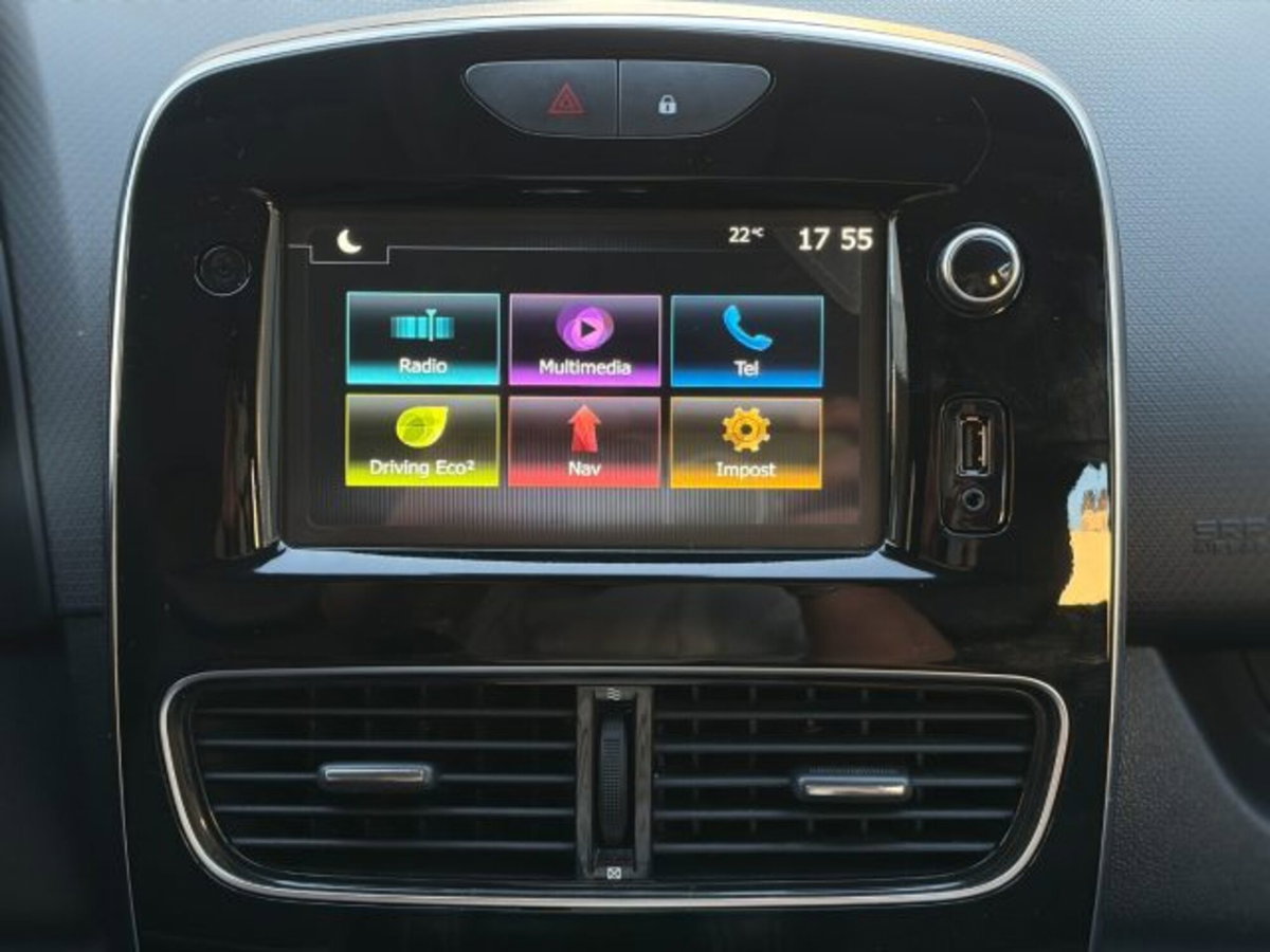Renault Clio dCi 8V 75 CV 5 porte Moschino Life (18)