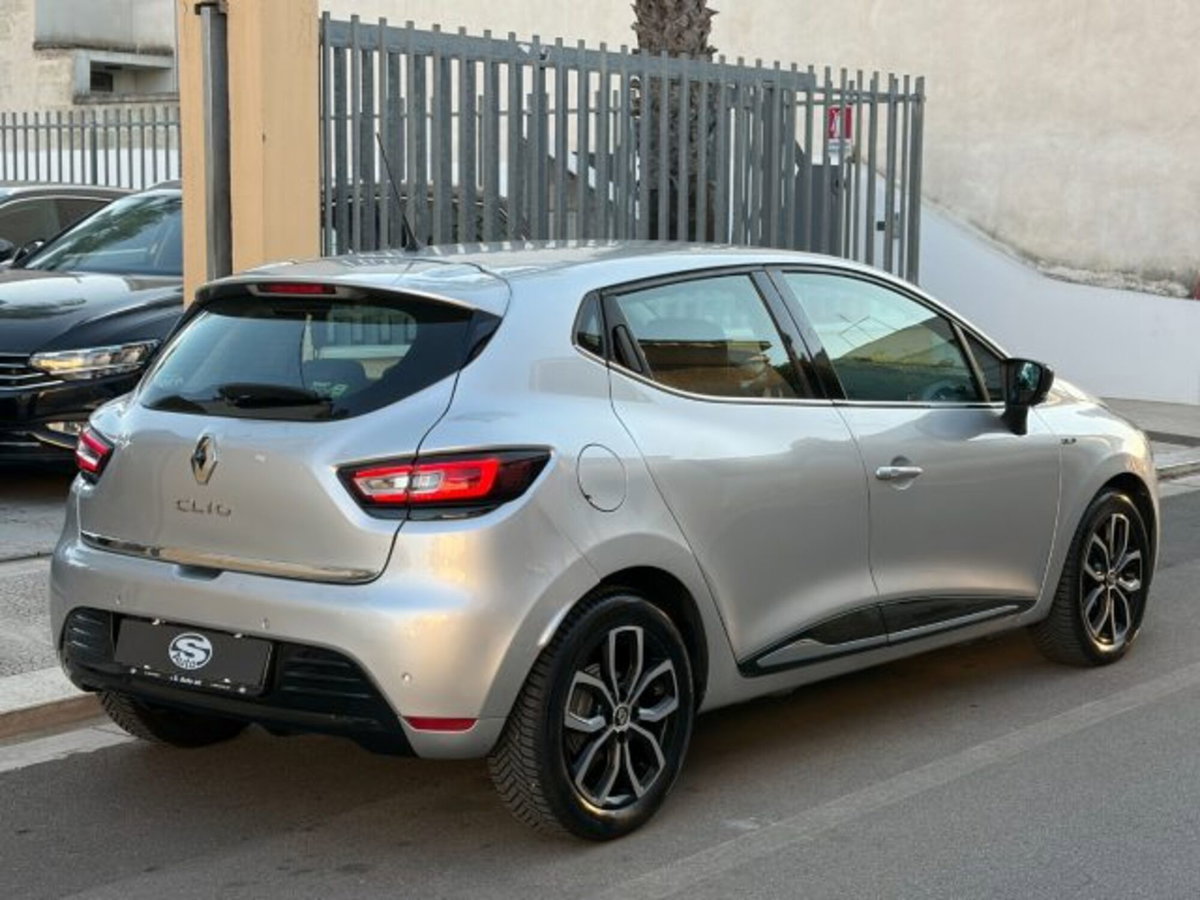 Renault Clio dCi 8V 75 CV 5 porte Moschino Life (4)