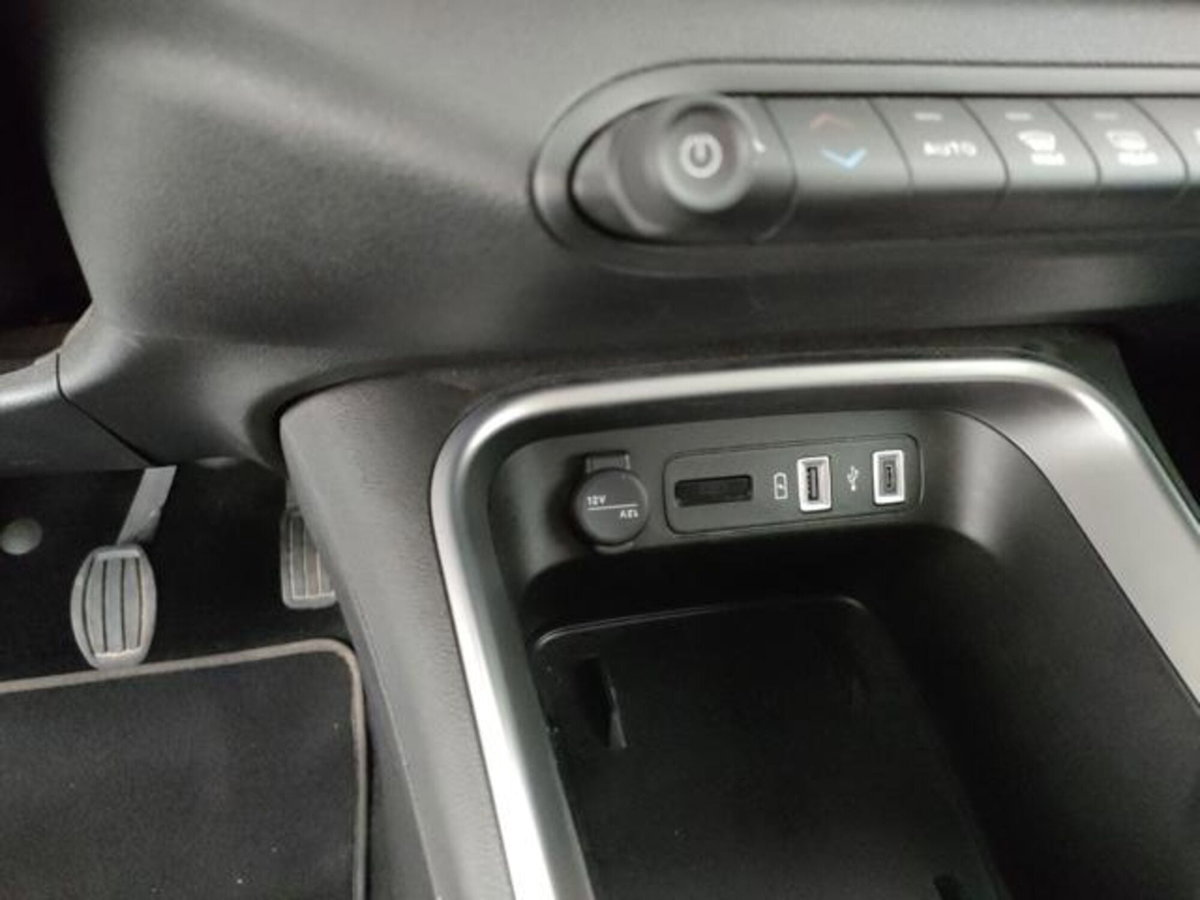 Jeep Avenger 1.2 turbo Summit fwd 100cv (9)