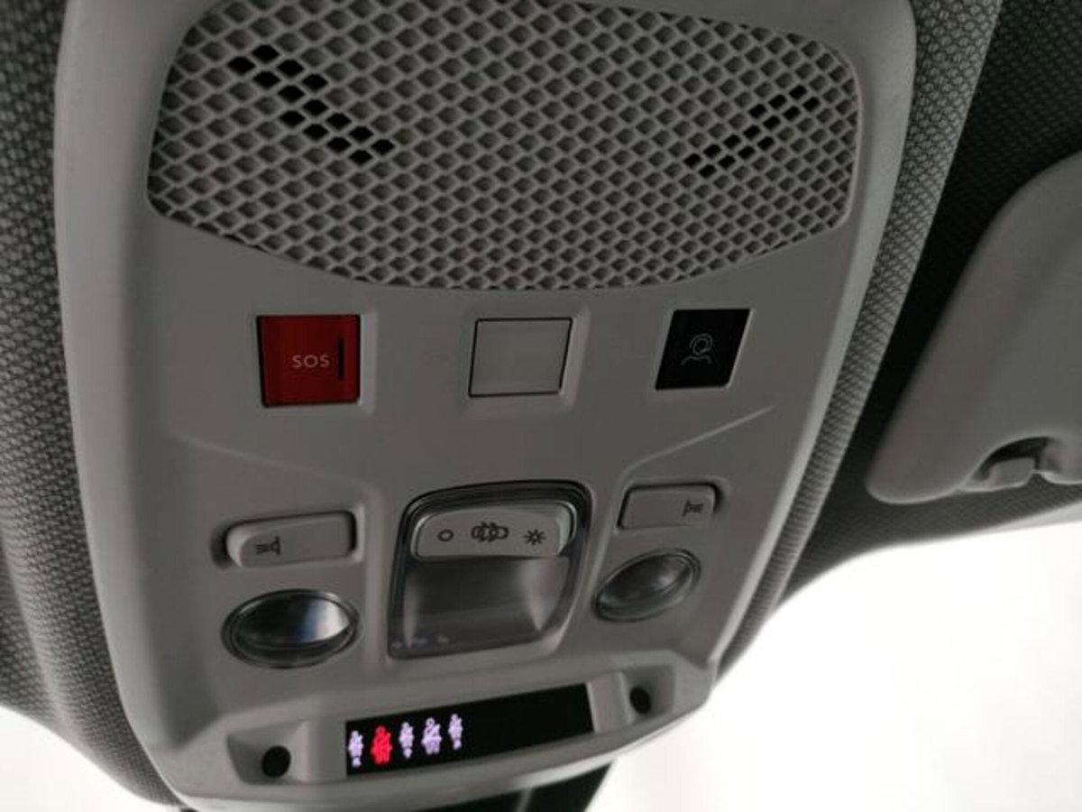 Jeep Avenger 1.2 turbo Altitude fwd 100cv (10)