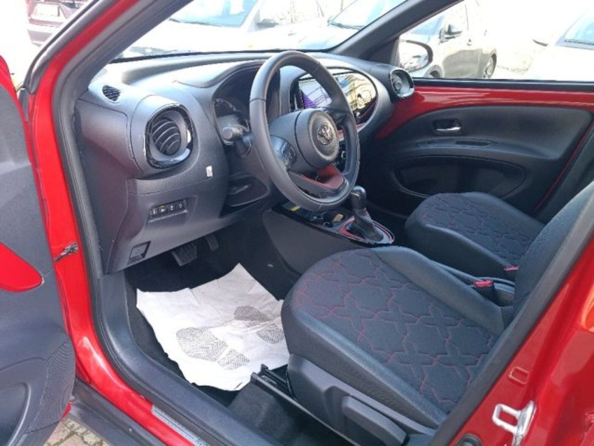 Toyota Aygo X 1.0 VVT-i 72 CV 5 porte Limited S-CVT (10)