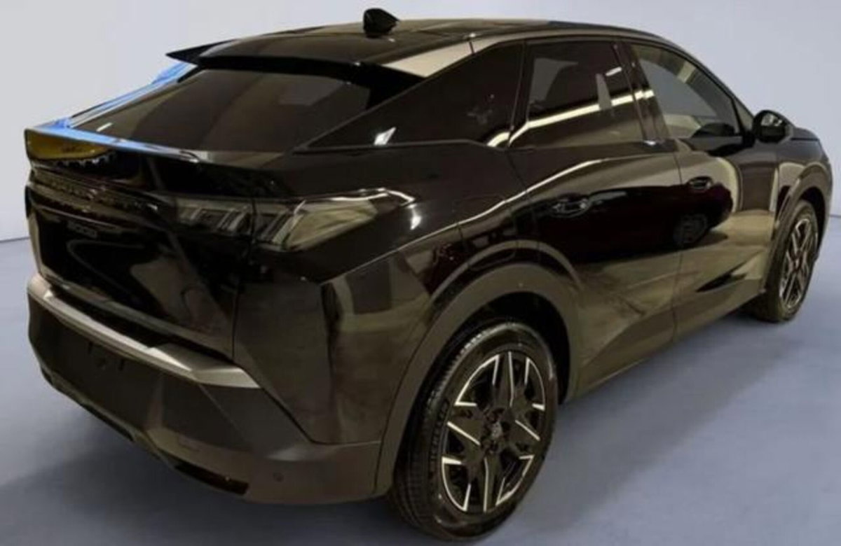 Peugeot 3008 1.2 hybrid 48V Allure Pack 136cv e-dcs6 (2)