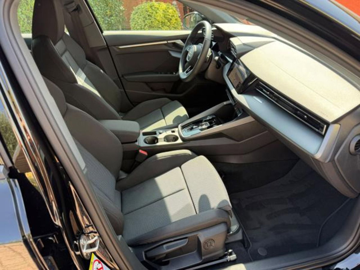 Audi A3 Sedan 30 TFSI S tronic Business (3)