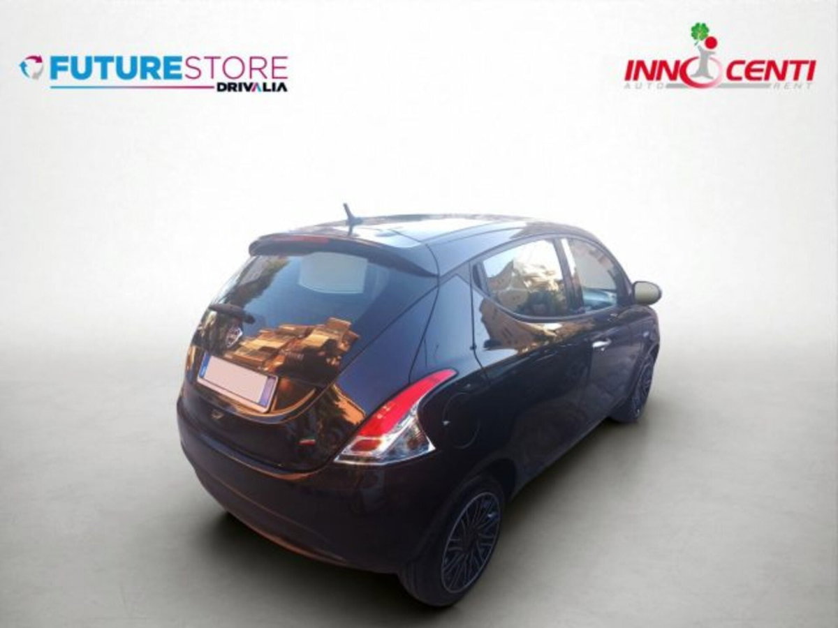 Lancia Ypsilon 1.0 FireFly 5 porte S&S Hybrid Gold Plus (3)