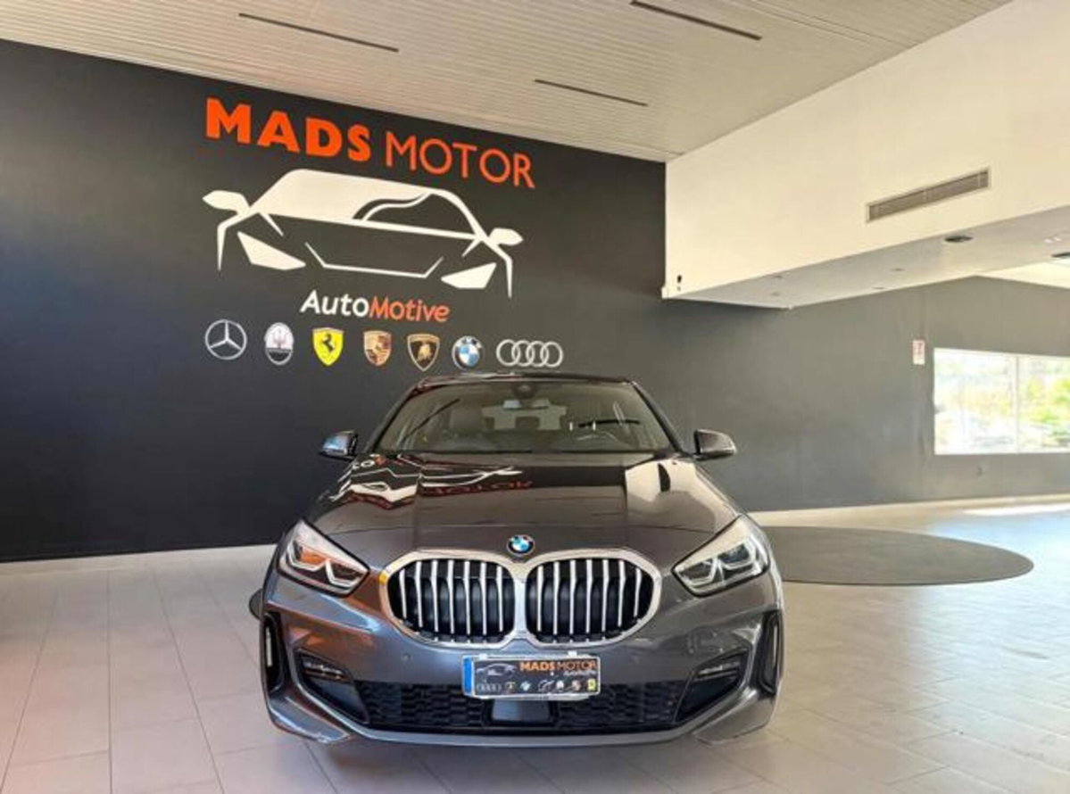 BMW Serie 1 116d 2.0 116CV cat 5 porte Attiva DPF (2)