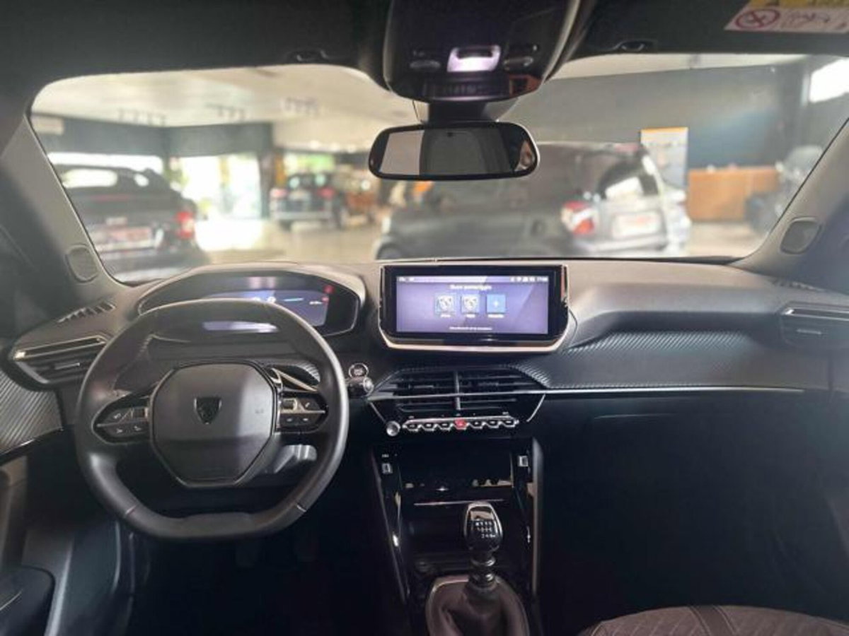 Peugeot 2008 PureTech 100 S&S Allure (7)