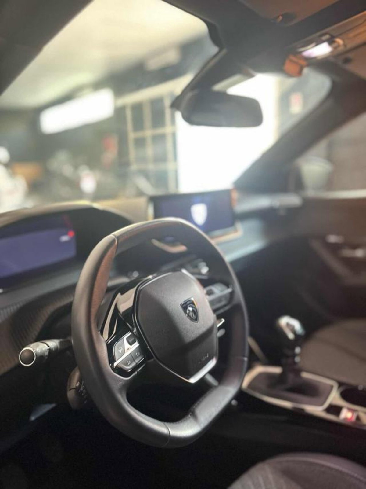 Peugeot 2008 PureTech 100 S&S Allure (8)