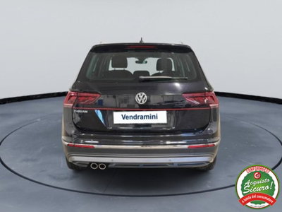 Volkswagen Tiguan 1.5 TSI 150 CV DSG ACT R-Line (18)