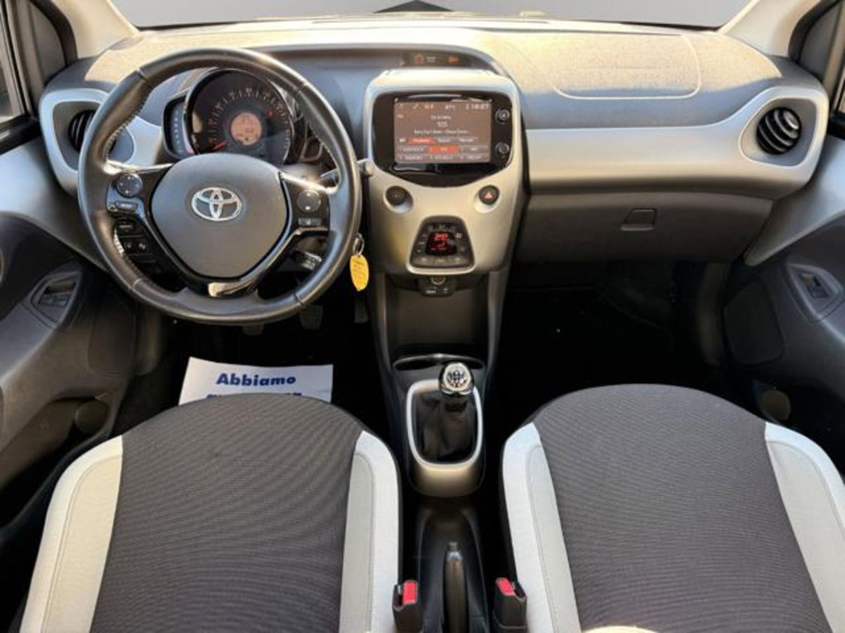 Toyota Aygo 1.0 VVT-i 69 CV 5 porte x-cite TSS (14)