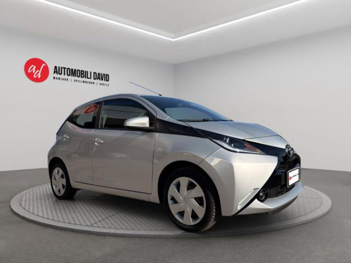 Toyota Aygo 1.0 VVT-i 69 CV 5 porte x-cite TSS (2)