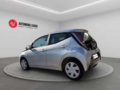 Toyota Aygo 1.0 VVT-i 69 CV 5 porte x-cite TSS (3)