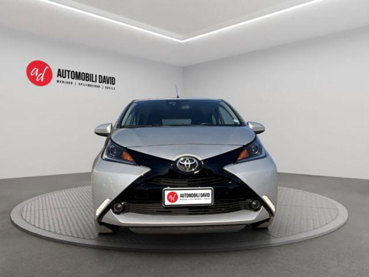 Toyota Aygo 1.0 VVT-i 69 CV 5 porte x-cite TSS (5)