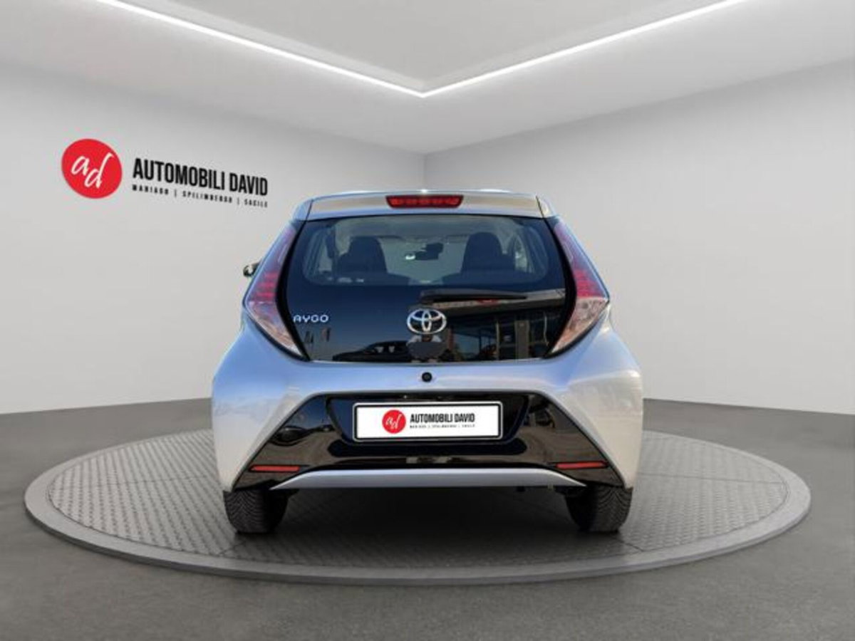 Toyota Aygo 1.0 VVT-i 69 CV 5 porte x-cite TSS (6)