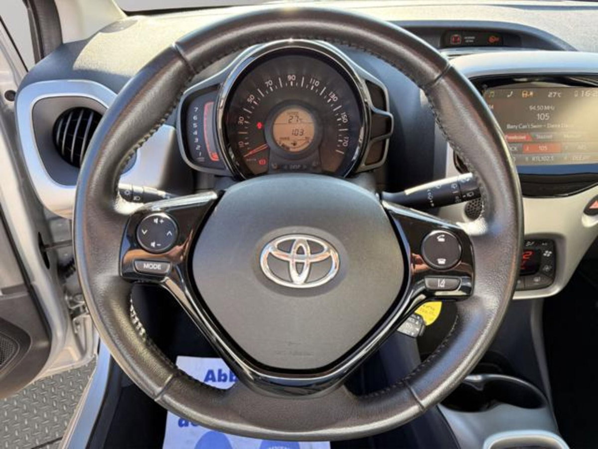 Toyota Aygo 1.0 VVT-i 69 CV 5 porte x-cite TSS (8)