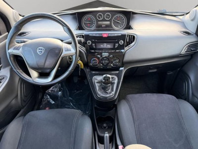 Lancia Ypsilon 1.2 69 CV 5 porte Silver (12)