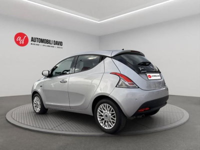 Lancia Ypsilon 1.2 69 CV 5 porte Silver (3)