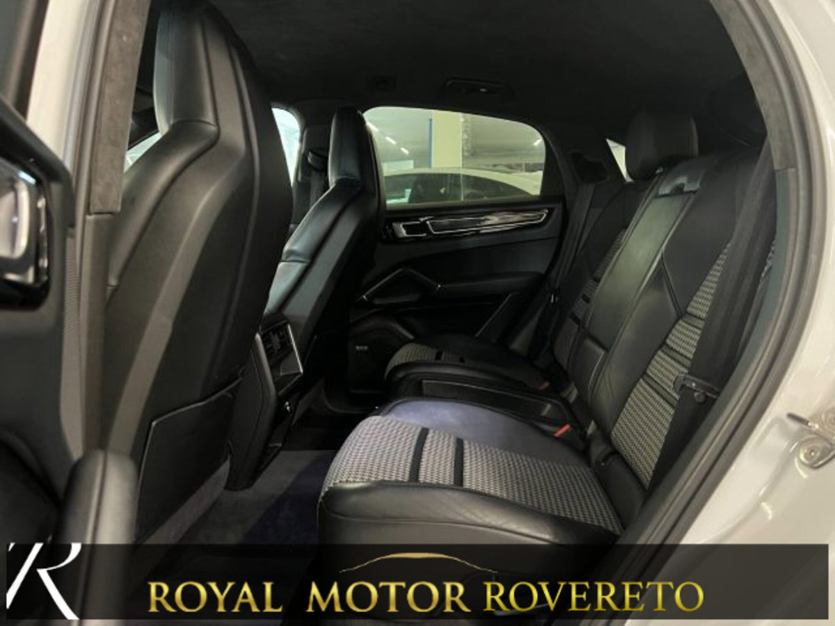 Porsche Cayenne 3.0 V6 E-Hybrid (11)