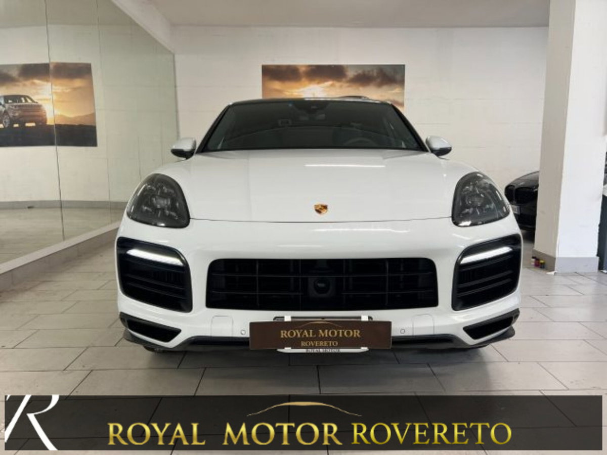 Porsche Cayenne 3.0 V6 E-Hybrid (2)