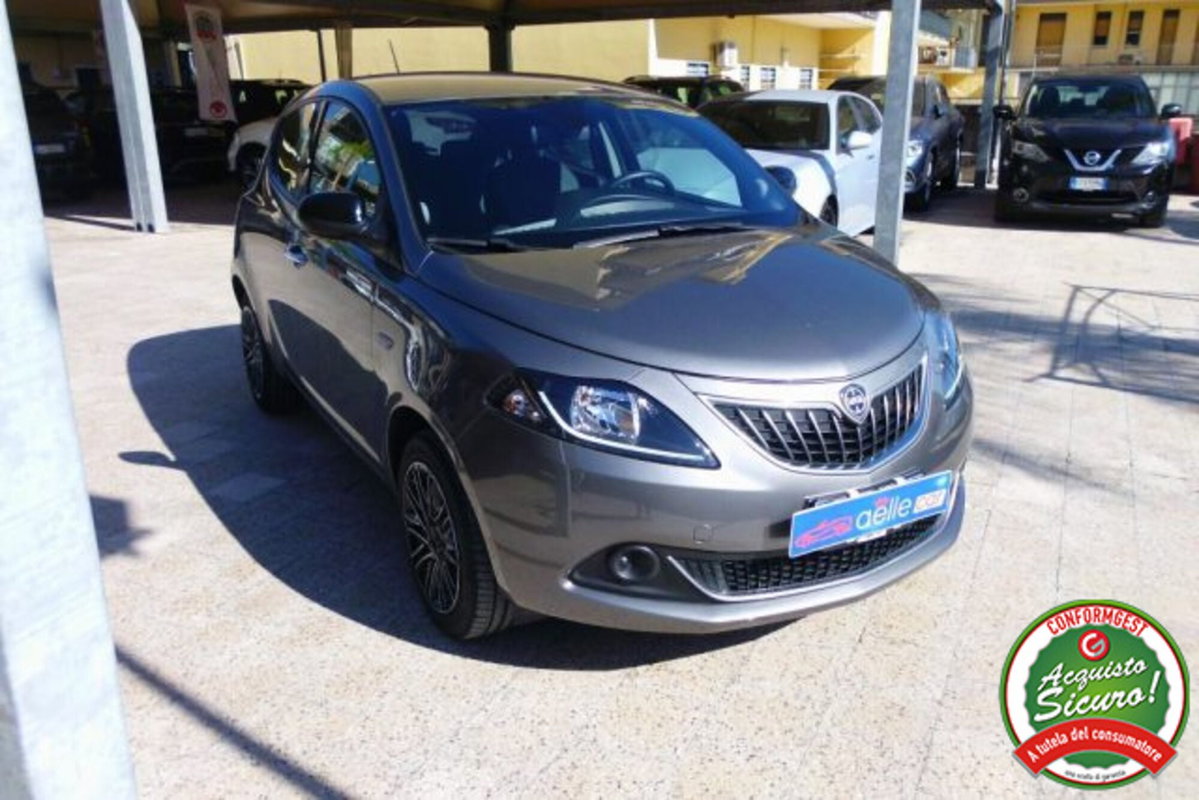 Lancia Ypsilon 1.0 FireFly 5 porte S&S Hybrid Gold Plus