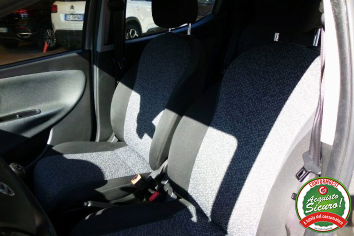 Lancia Ypsilon 1.0 FireFly 5 porte S&S Hybrid Gold Plus (11)