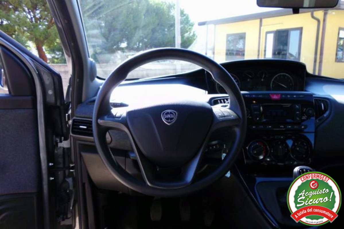 Lancia Ypsilon 1.0 FireFly 5 porte S&S Hybrid Gold Plus (13)