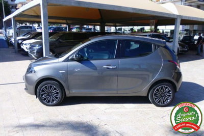 Lancia Ypsilon 1.0 FireFly 5 porte S&S Hybrid Gold Plus (4)