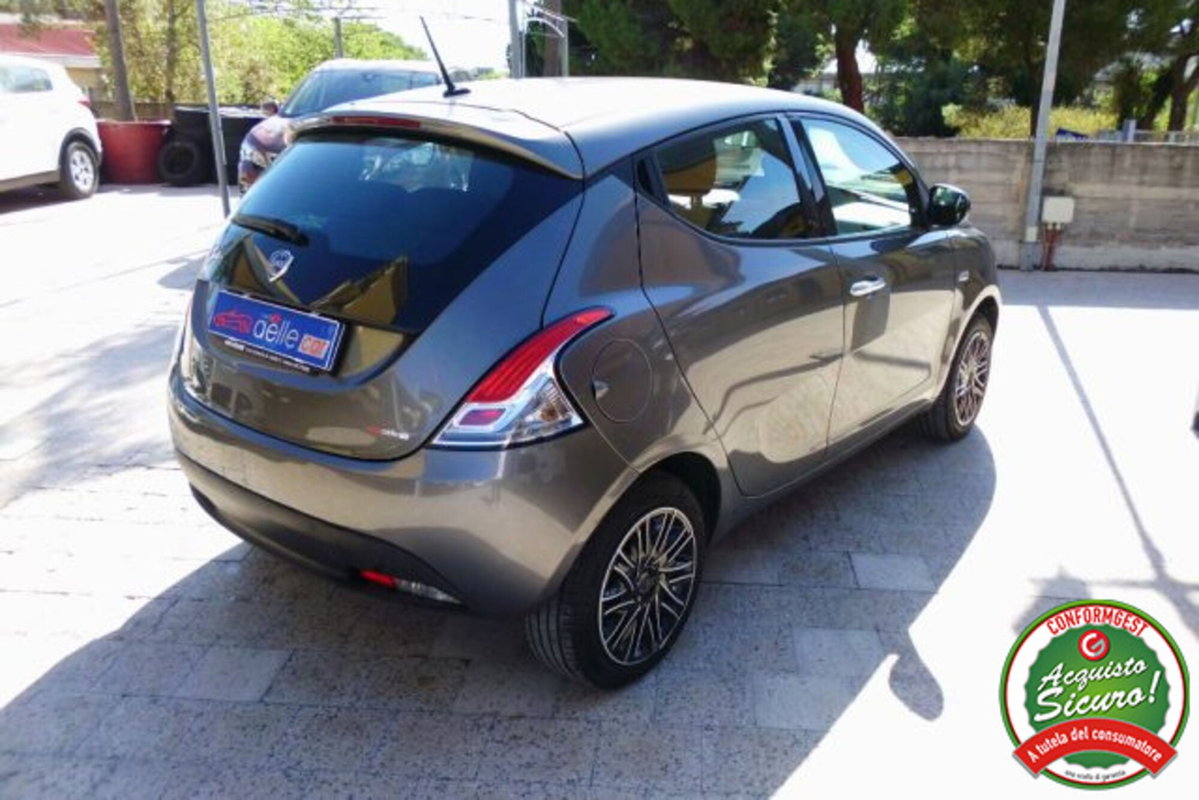 Lancia Ypsilon 1.0 FireFly 5 porte S&S Hybrid Gold Plus (7)