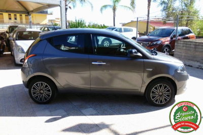 Lancia Ypsilon 1.0 FireFly 5 porte S&S Hybrid Gold Plus (8)