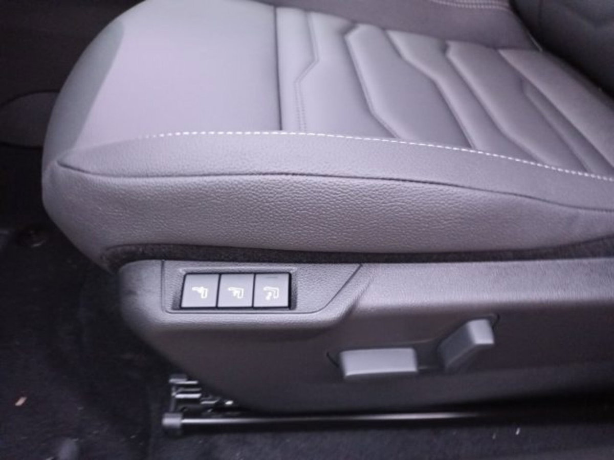 Jeep Avenger 1.2 turbo Summit fwd 100cv (15)