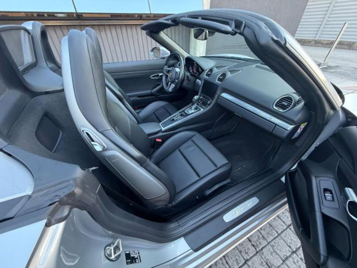 Porsche 718 Boxster  Boxster 2.0 T (12)