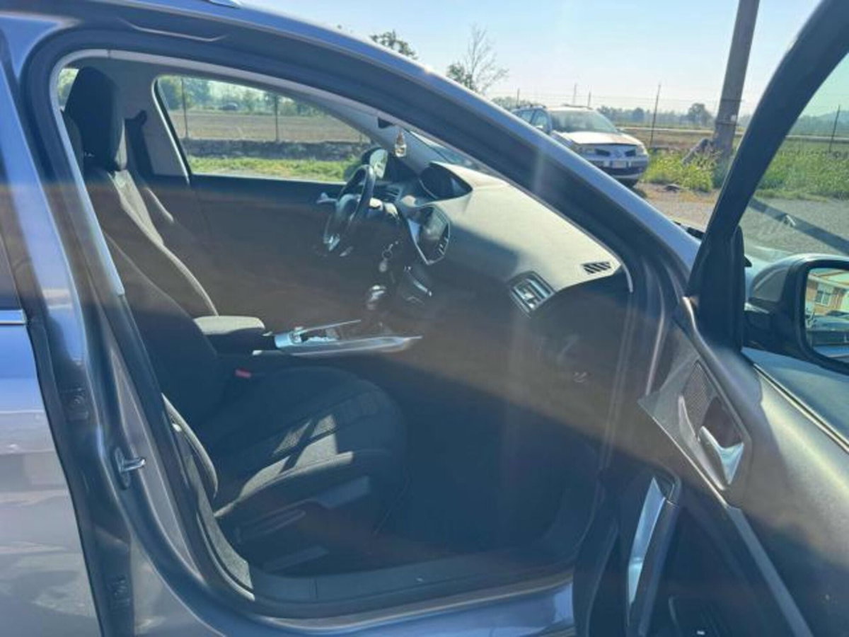 Peugeot 308 SW BlueHDi 150 S&S EAT6 Business (8)