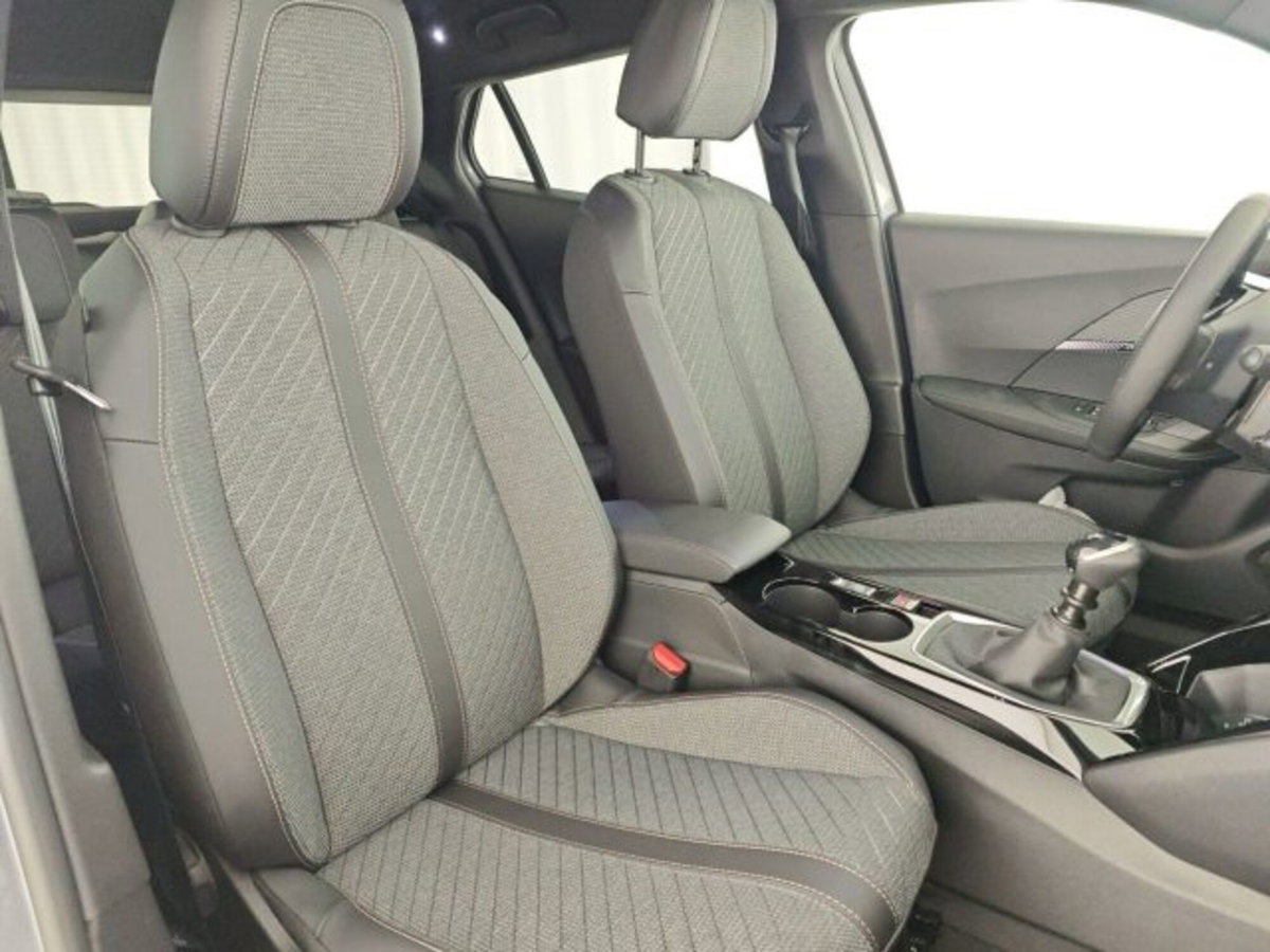 Peugeot 2008 1.2 turbo Allure 100cv (10)