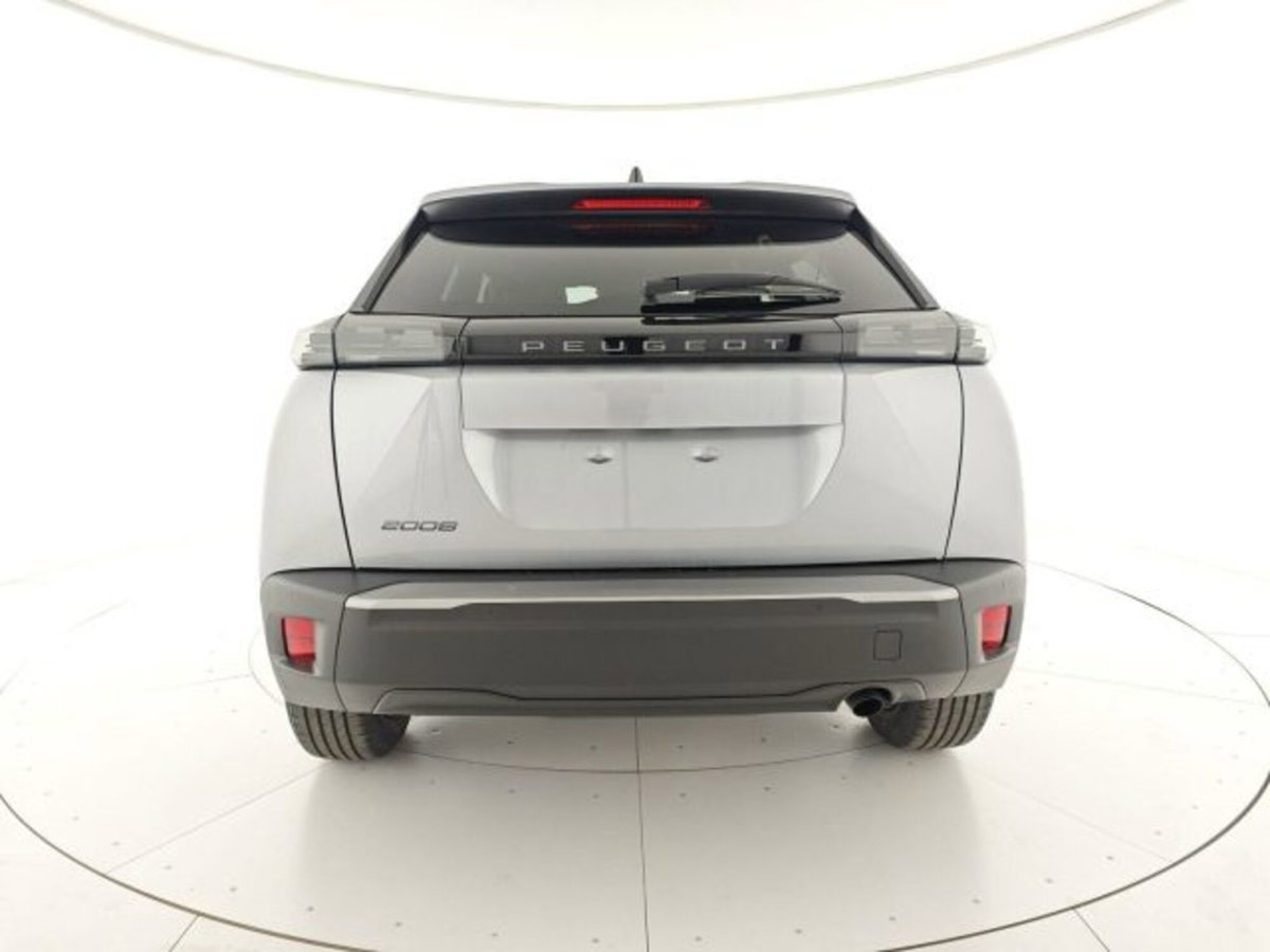 Peugeot 2008 1.2 turbo Allure 100cv (4)