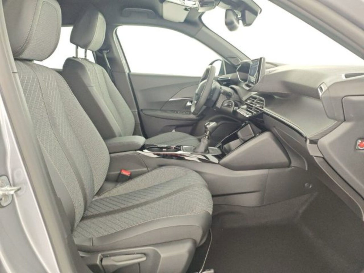 Peugeot 2008 1.2 turbo Allure 100cv (7)