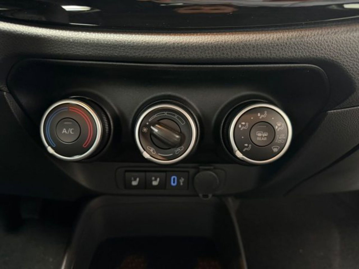 Toyota Aygo X 1.0 Active 72cv (14)