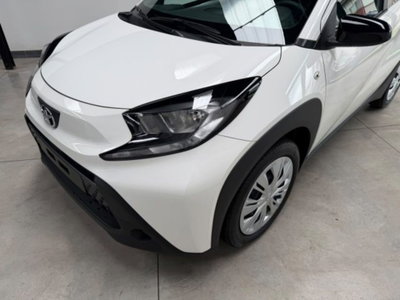 Toyota Aygo X 1.0 Active 72cv (3)