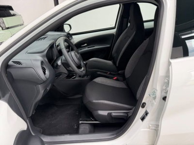 Toyota Aygo X 1.0 Active 72cv (6)
