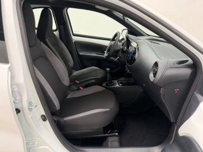Toyota Aygo X 1.0 Active 72cv (7)