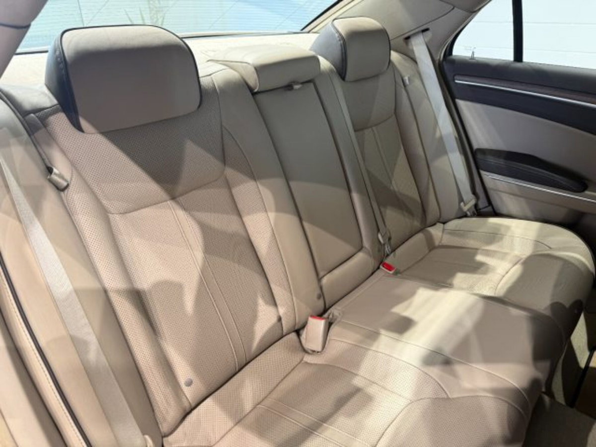 Lancia Thema 3.0 V6 Multijet II 239 CV Executive (15)
