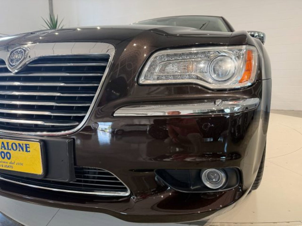 Lancia Thema 3.0 V6 Multijet II 239 CV Executive (16)