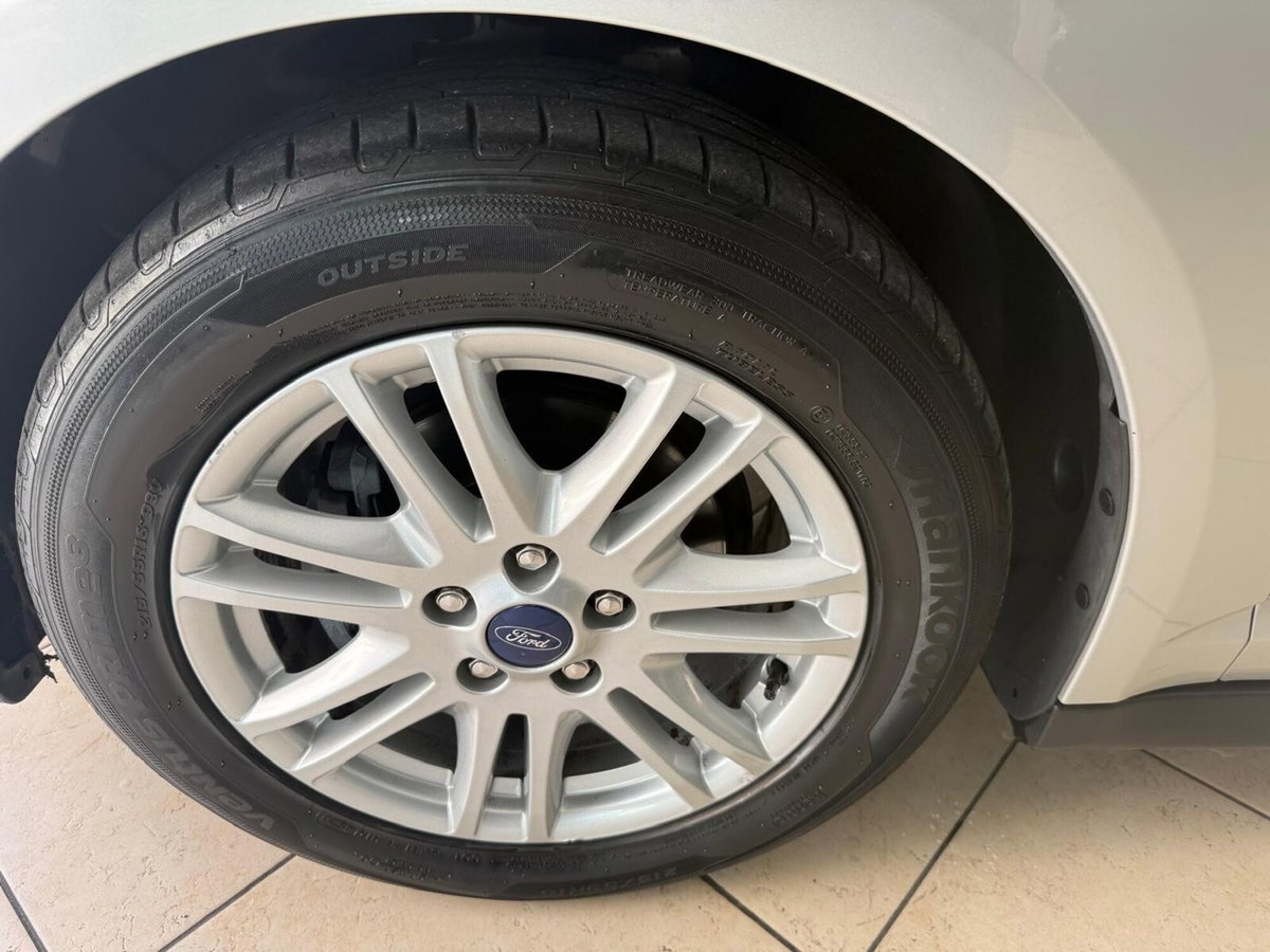 Ford C-Max 1.6 TDCi 115CV Titanium (10)