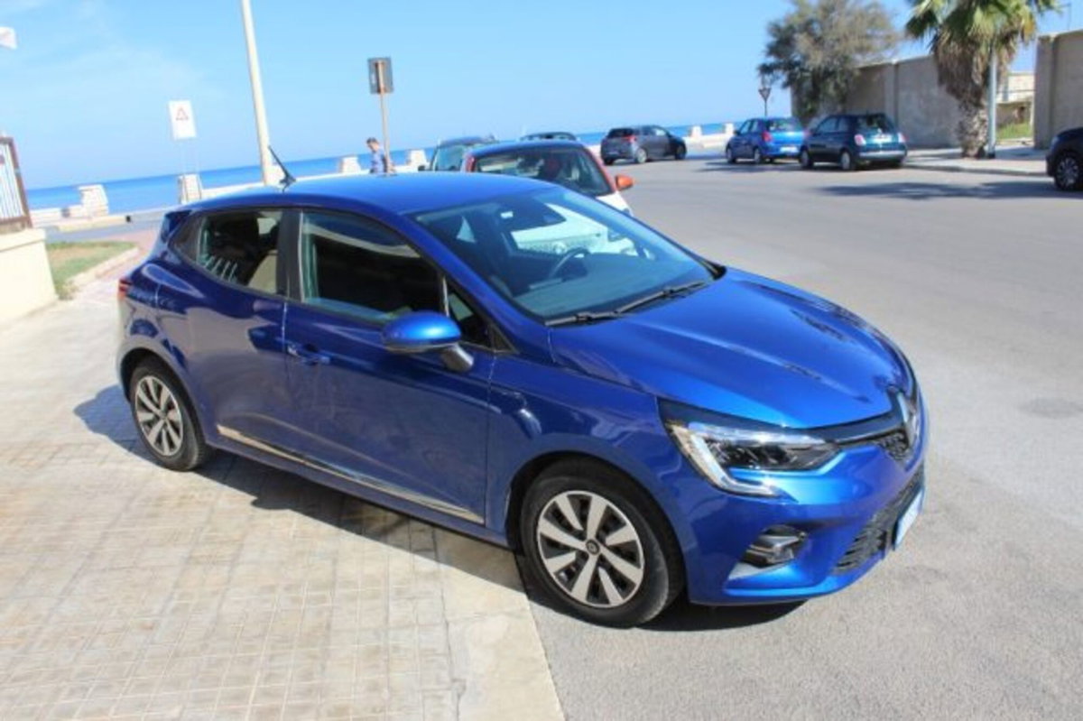 Renault Clio Full Hybrid E-Tech 140 CV 5 porte Business (2)