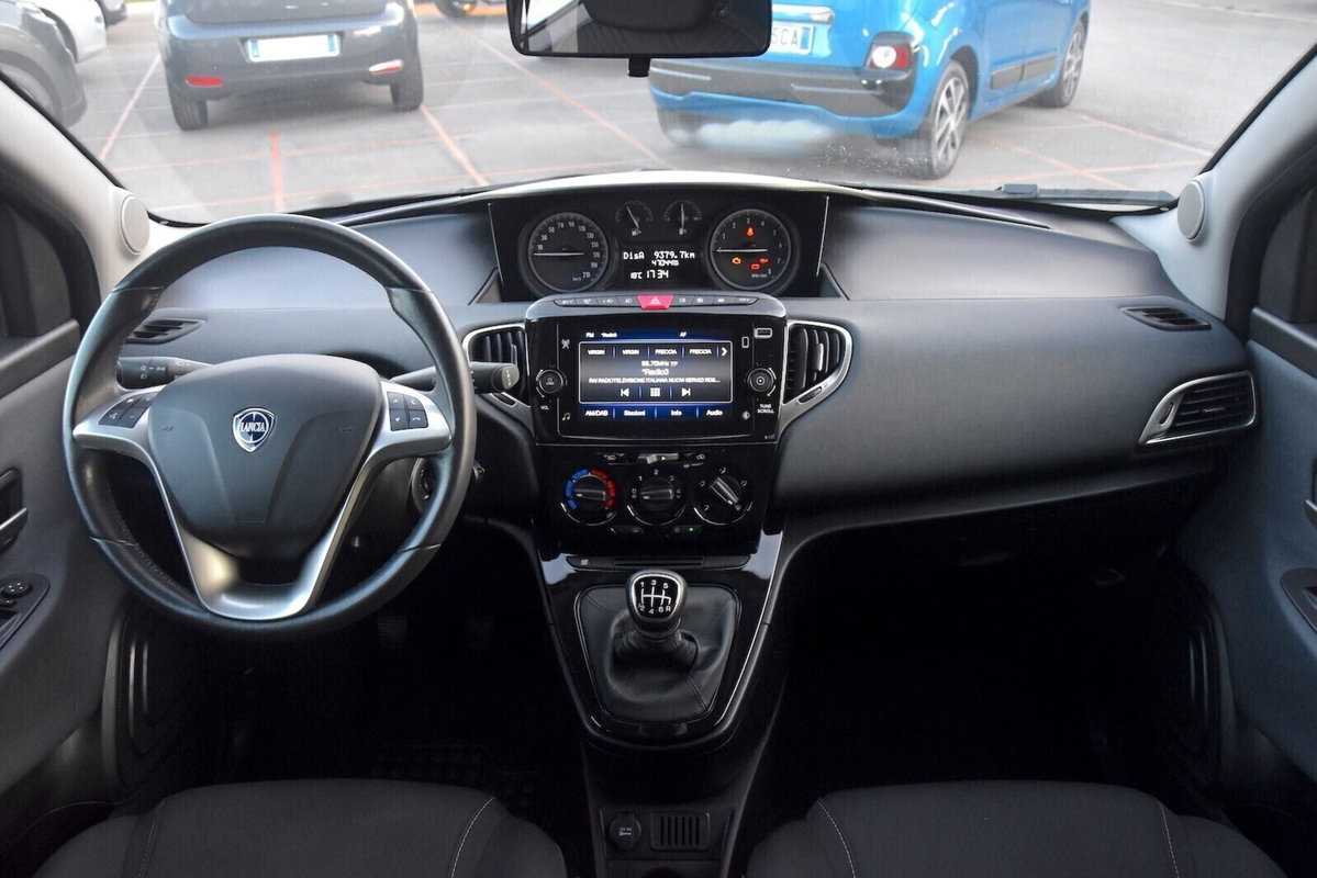 Lancia Ypsilon 1.0 FireFly 5 porte S&S Hybrid Gold Plus (10)