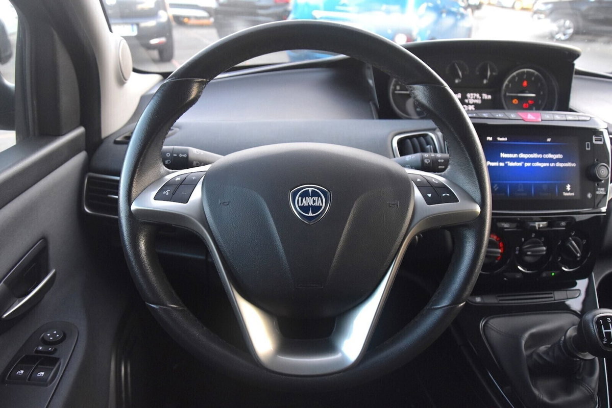 Lancia Ypsilon 1.0 FireFly 5 porte S&S Hybrid Gold Plus (13)