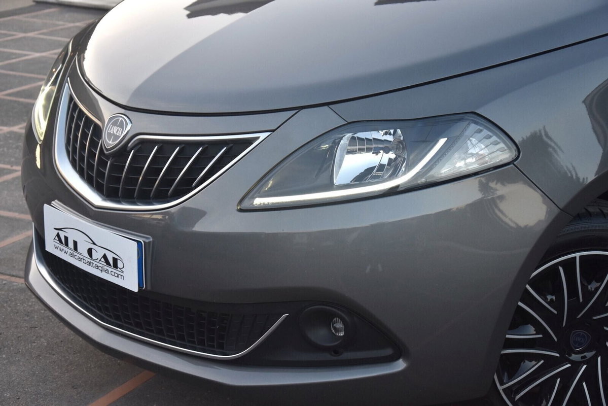 Lancia Ypsilon 1.0 FireFly 5 porte S&S Hybrid Gold Plus (19)
