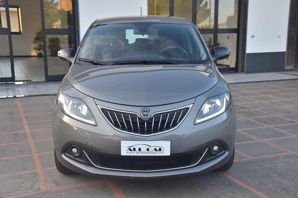 Lancia Ypsilon 1.0 FireFly 5 porte S&S Hybrid Gold Plus (2)